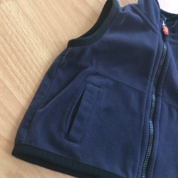 8/$25 Carter’s Blue Fleece Vest 6 Months - Picture 3 of 10